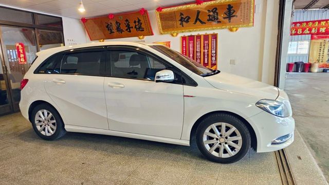 誰說進口車很貴,代步車也要很安全,全車原版件 車主超顧車全車剛保養完 就等你來賞車  第5張相片