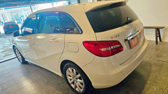 誰說進口車很貴,代步車也要很安全,全車原版件 車主超顧車全車剛保養完 就等你來賞車  第6張相片