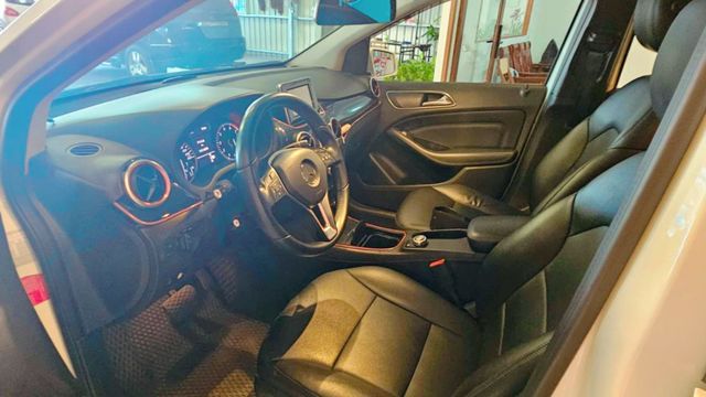 誰說進口車很貴,代步車也要很安全,全車原版件 車主超顧車全車剛保養完 就等你來賞車  第9張相片