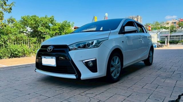 2016，女用一手車，最漂亮最熱門的白色車款，小小車身大大空間，都市通勤與戶外遊玩都方便~多配備~歡迎來電預約賞車!  第2張相片