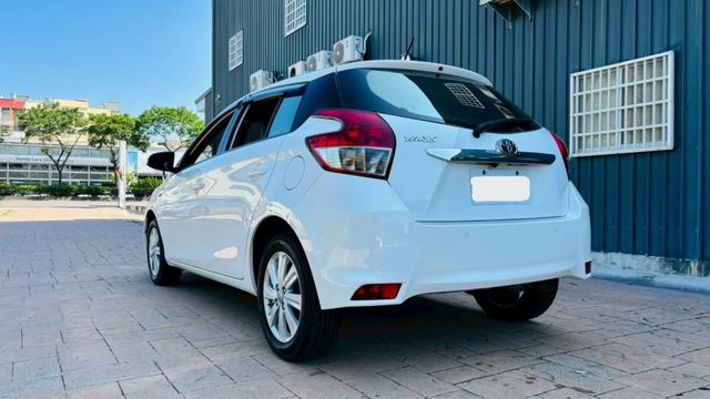 2016，女用一手車，最漂亮最熱門的白色車款，小小車身大大空間，都市通勤與戶外遊玩都方便~多配備~歡迎來電預約賞車!  第7張相片