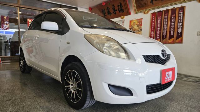 2011年 Yaris 車況非常好 ，最美麗的白色 ，經濟實惠 ，是你最佳的代步車~歡迎來電預約賞車~  第3張相片