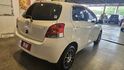 2011年 Yaris 車況非常好 ，最美麗的白色 ，經濟實惠 ，是你最佳的代步車~歡迎來電預約賞車~  第5張縮圖