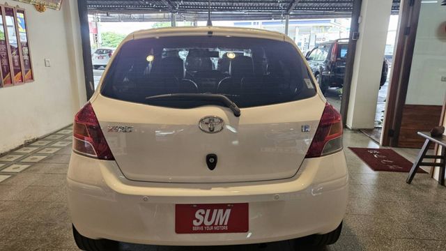 2011年 Yaris 車況非常好 ，最美麗的白色 ，經濟實惠 ，是你最佳的代步車~歡迎來電預約賞車~  第6張相片