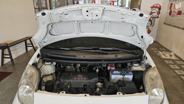 2011年 Yaris 車況非常好 ，最美麗的白色 ，經濟實惠 ，是你最佳的代步車~歡迎來電預約賞車~  第9張相片