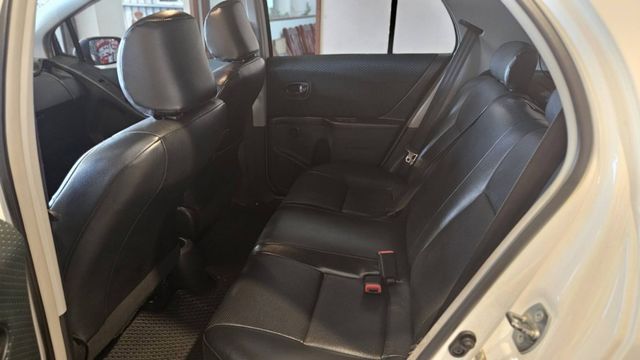 2011年 Yaris 車況非常好 ，最美麗的白色 ，經濟實惠 ，是你最佳的代步車~歡迎來電預約賞車~  第16張相片