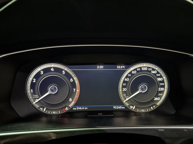 2017年Tiguan R-Line外觀，9.5萬km一手車，帥氣大包 ACC 電動尾門等高規配備，車況優 值得擁有！  第6張相片