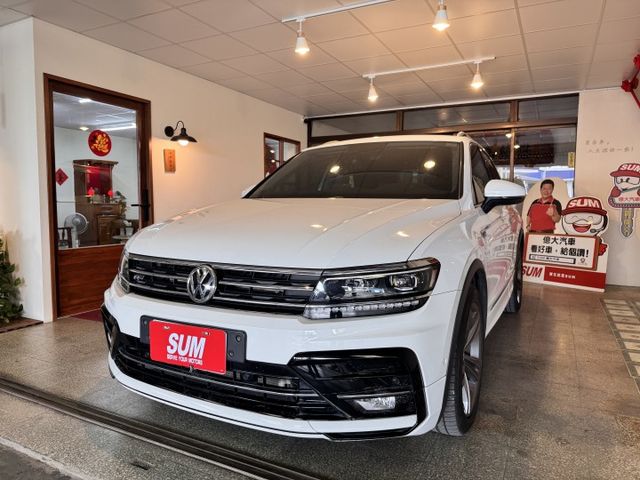 2017年Tiguan R-Line外觀，9.5萬km一手車，帥氣大包 ACC 電動尾門等高規配備，車況優 值得擁有！  第13張相片