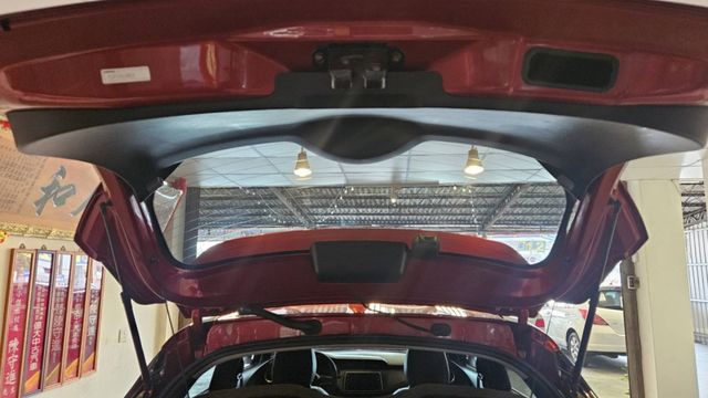 年前驚爆特惠價. KICKS 1.5，內外如新，旗艦版，跑10萬，全車原鈑件/360環景/免鑰匙/摸門/車道偏移  第9張相片