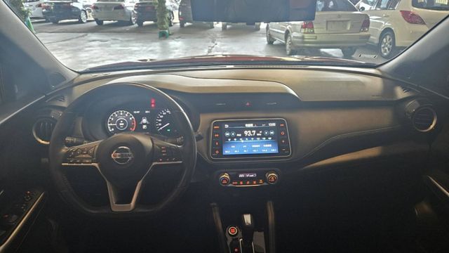 年前驚爆特惠價. KICKS 1.5，內外如新，旗艦版，跑10萬，全車原鈑件/360環景/免鑰匙/摸門/車道偏移  第14張相片