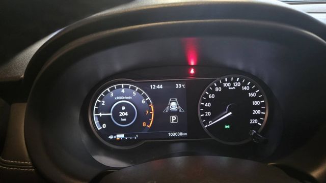 年前驚爆特惠價. KICKS 1.5，內外如新，旗艦版，跑10萬，全車原鈑件/360環景/免鑰匙/摸門/車道偏移  第16張相片