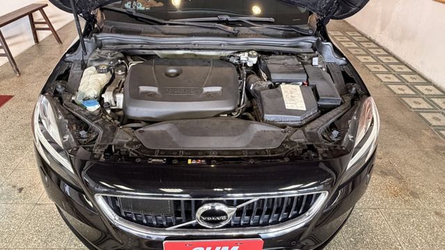 【歐洲最安全的五門車】V40｜ACC 跟車｜車道偏移｜稅金 1500cc 省荷包。舒適、科技配備齊全｜冷氣壓縮機已更新  第7張相片