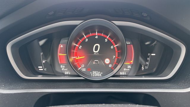 【歐洲最安全的五門車】V40｜ACC 跟車｜車道偏移｜稅金 1500cc 省荷包。舒適、科技配備齊全｜冷氣壓縮機已更新  第11張相片