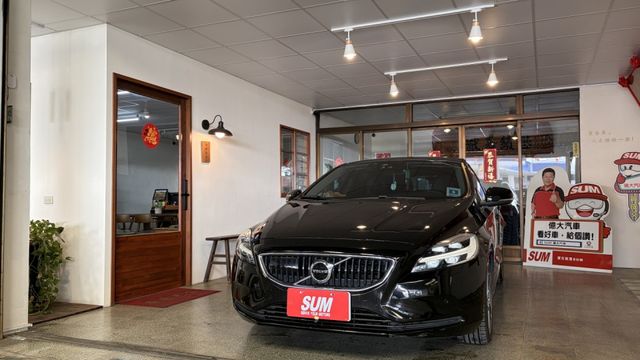 【歐洲最安全的五門車】V40｜ACC 跟車｜車道偏移｜稅金 1500cc 省荷包。舒適、科技配備齊全｜冷氣壓縮機已更新  第16張相片