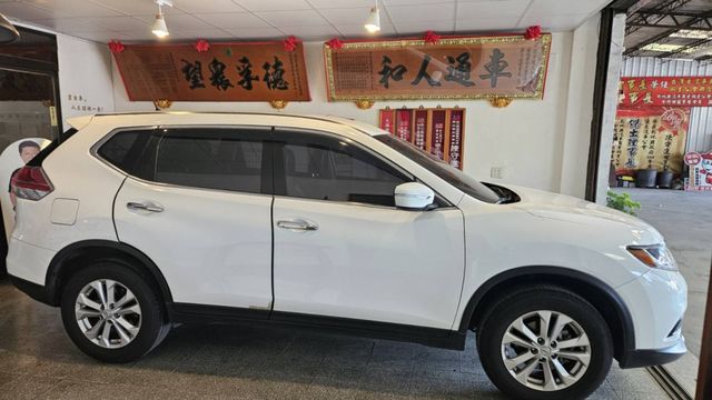 日產 X-Trail 2.0 ，CP值高，便宜入手，一手車， 內外如新， 車況佳，最漂亮的白色，少跑8萬3仟  第3張相片