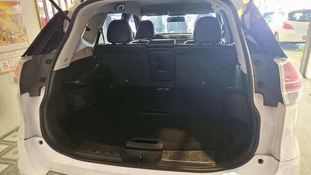 日產 X-Trail 2.0 ，CP值高，便宜入手，一手車， 內外如新， 車況佳，最漂亮的白色，少跑8萬3仟  第7張相片