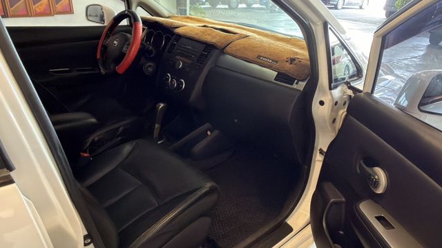 多變的季節裡，一台車況良好的代步車，為你的每一段路程提供穩定與保護。  第7張相片