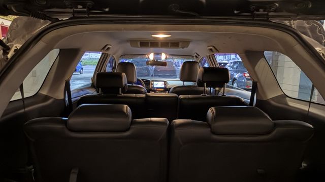 正七人座大空間！里程27萬正巔峰，豐田神車引擎耐操、車況極佳。全家出遊或商用載物皆全能，省油好養又保值，是您入手首選！  第11張相片