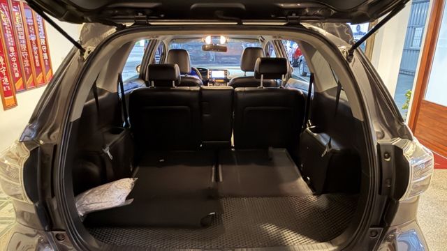 正七人座大空間！里程27萬正巔峰，豐田神車引擎耐操、車況極佳。全家出遊或商用載物皆全能，省油好養又保值，是您入手首選！  第12張相片