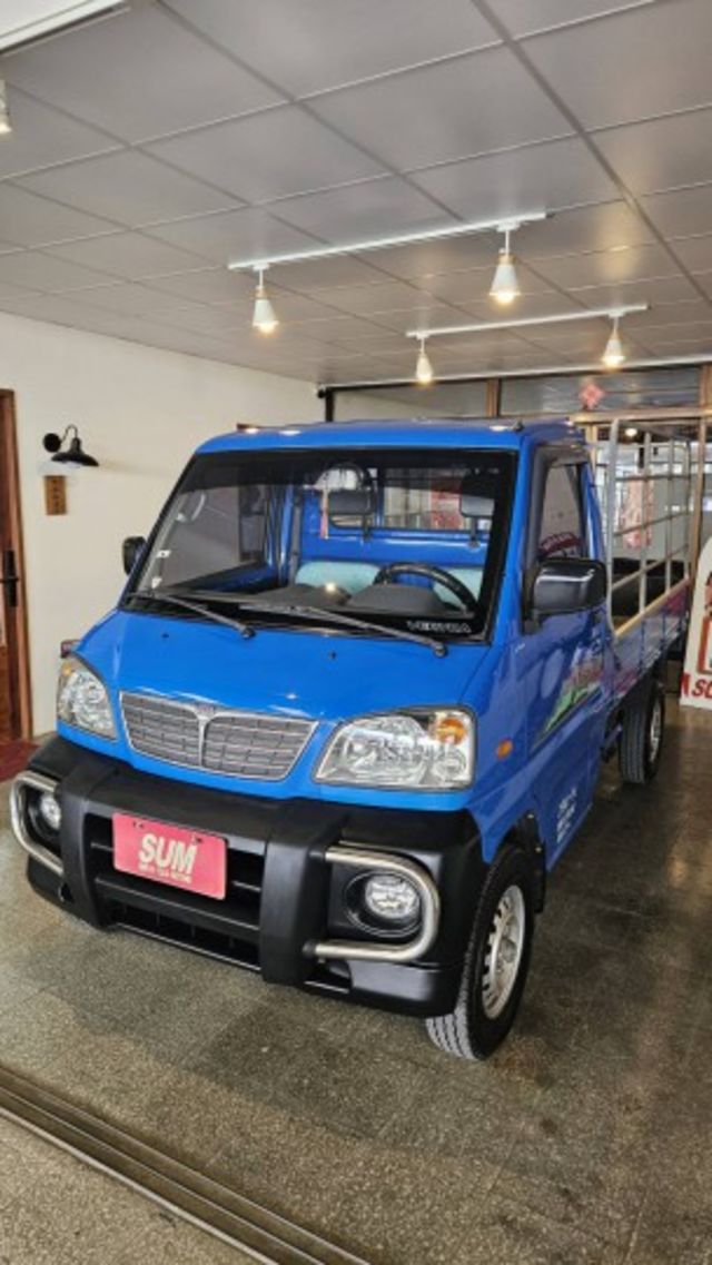 僅跑6.7萬。車況超好 狀況超佳  絕對是適合陪你做生意的好夥伴  第9張相片