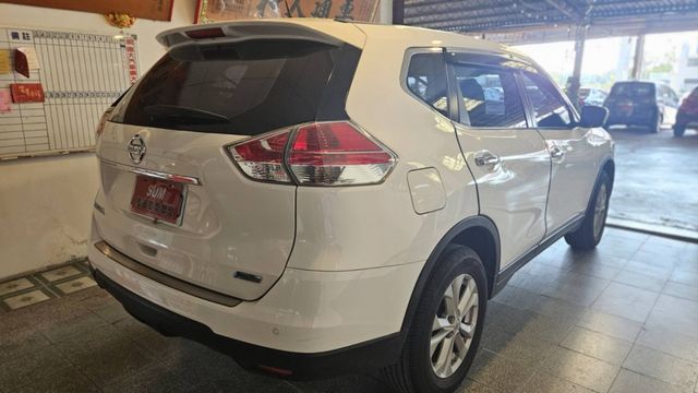 日產 X-Trail 2.0 ，CP值高，便宜入手，一手車， 內外如新， 車況佳，最漂亮的白色，少跑8萬3仟  第4張相片
