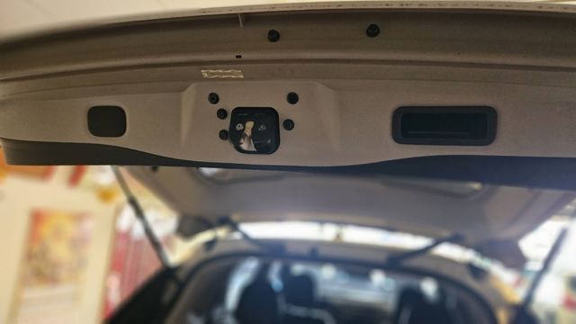 日產 X-Trail 2.0 ，CP值高，便宜入手，一手車， 內外如新， 車況佳，最漂亮的白色，少跑8萬3仟  第8張相片