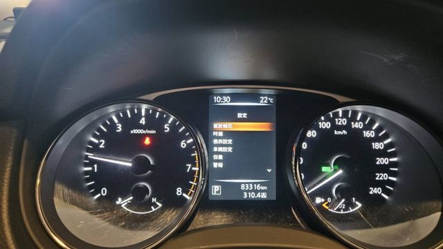 日產 X-Trail 2.0 ，CP值高，便宜入手，一手車， 內外如新， 車況佳，最漂亮的白色，少跑8萬3仟  第13張相片