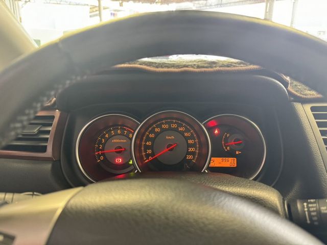 僅跑不到10萬. 車況超美,內裝超優 ;  5門大空間, 找一台全家人都能共享,帶小朋友的大空間,舒適的大空間.  第5張相片