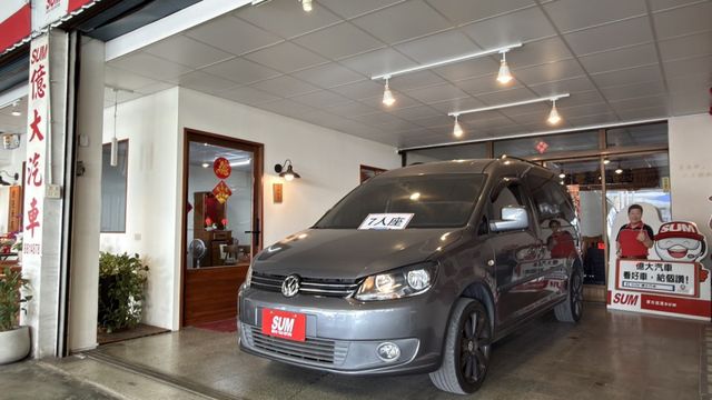 歐系平價休旅車，七人座 ，柴油，省油好開 ，前車主整理得很好。露營 ，家庭用車最適宜  第2張相片