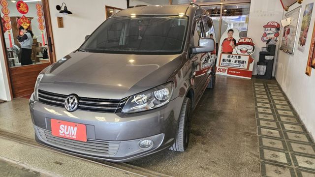歐系平價休旅車，七人座 ，柴油，省油好開 ，前車主整理得很好。露營 ，家庭用車最適宜  第20張相片