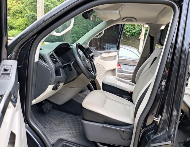 一手車 ! Caravelle L 2.0 TDI 150kW 4WD、原廠影音系統、原廠保養車況佳 !  第5張相片