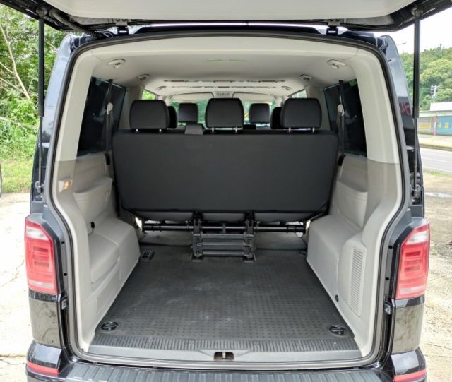 一手車 ! Caravelle L 2.0 TDI 150kW 4WD、原廠影音系統、原廠保養車況佳 !  第10張相片
