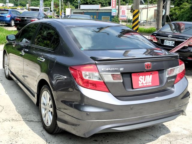 一手車頂級VTi-S ! 天窗、恆溫、HID、循跡防滑、換檔撥片、安卓影音系統、里程少車況佳 !  第4張相片