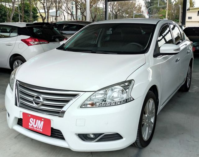 一手車旗艦版 ! ikey、4安、電動椅、雙區恆溫、原廠影音系統、原廠保養只跑10萬多公里!  第1張相片