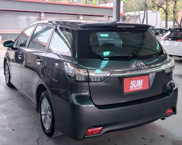 一手車 ! 原廠保養、原廠影音系統、里程少車況佳 !  第4張相片