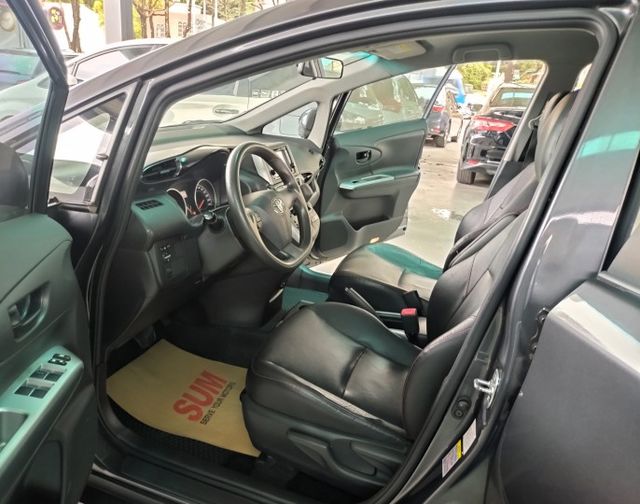 一手車 ! 原廠保養、原廠影音系統、里程少車況佳 !  第5張相片