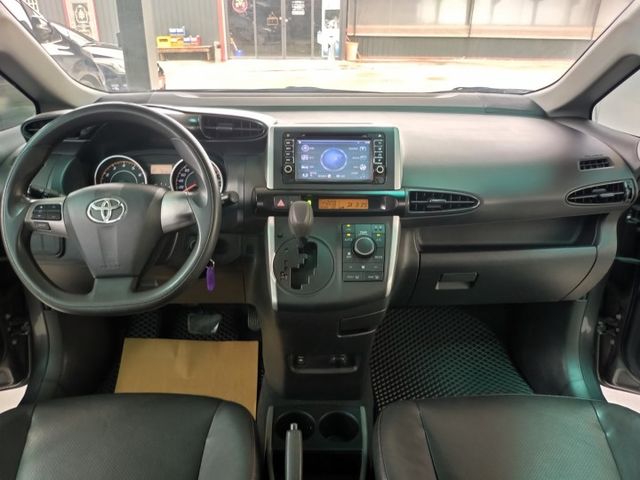 一手車 ! 原廠保養、原廠影音系統、里程少車況佳 !  第7張相片