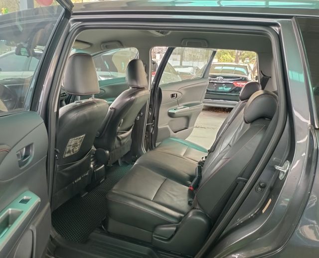 一手車 ! 原廠保養、原廠影音系統、里程少車況佳 !  第8張相片