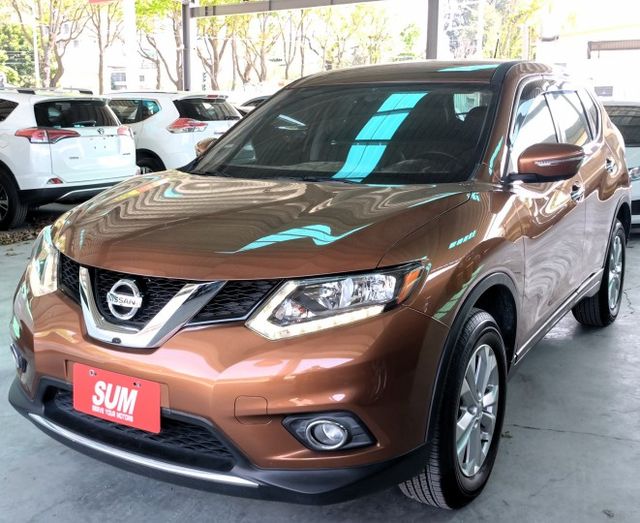 一手車 ! ikey、雙區恆溫、原廠影音系統、原廠保養只跑10萬多公里!  第1張相片