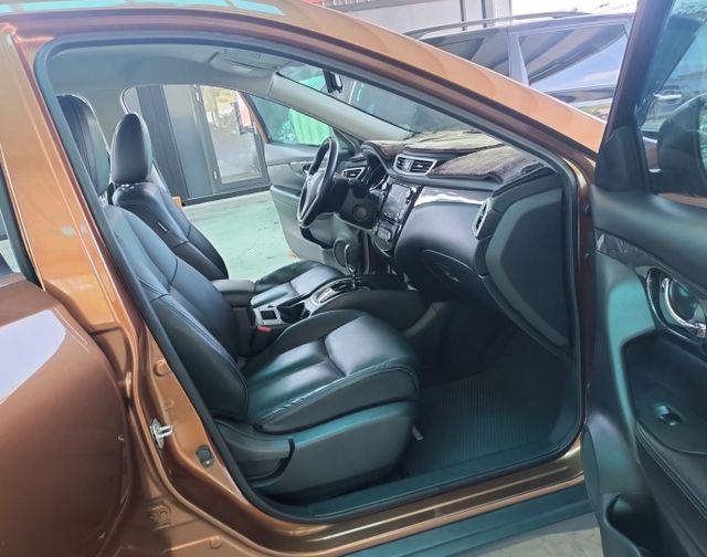 一手車 ! ikey、雙區恆溫、原廠影音系統、原廠保養只跑10萬多公里!  第6張相片