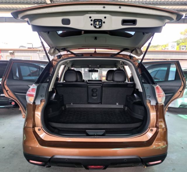 一手車 ! ikey、雙區恆溫、原廠影音系統、原廠保養只跑10萬多公里!  第10張相片