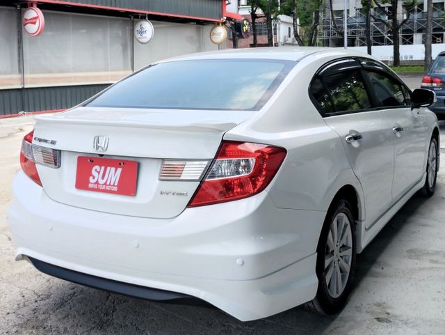 一手車頂級VTi-S ! 天窗、恆溫、4安、HID、循跡防滑、原廠影音系統 !  第3張相片