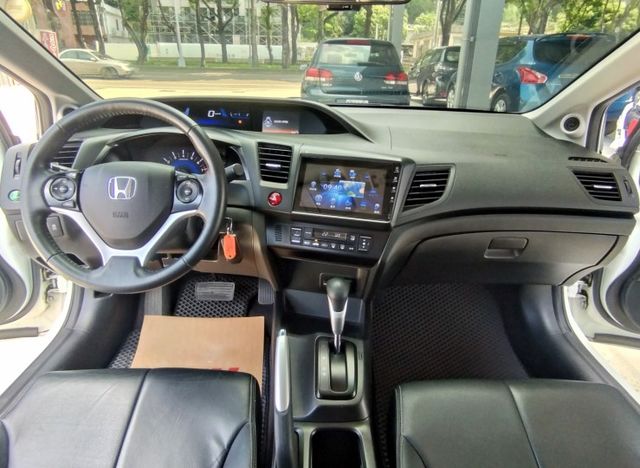 一手車頂級VTi-S ! 天窗、恆溫、4安、HID、循跡防滑、原廠影音系統 !  第7張相片