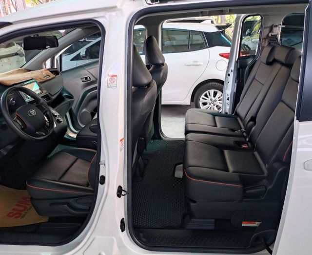 一手車 ! ikey、定速、恆溫、原廠影音系統、里程少車況佳 !  第8張相片