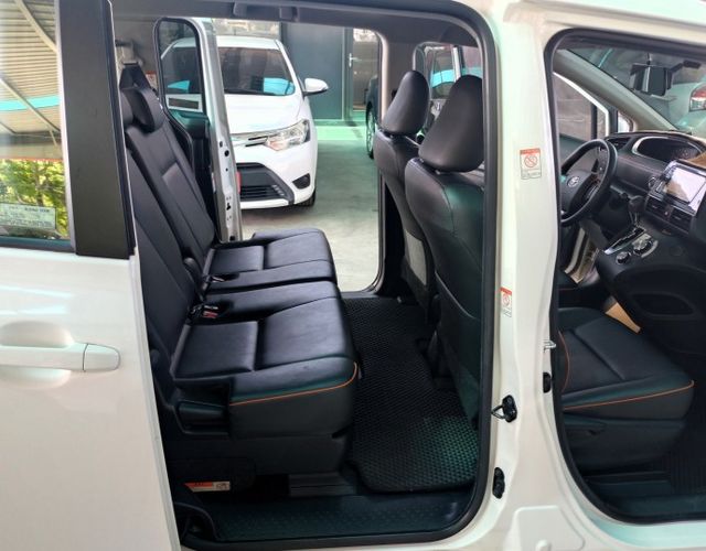 一手車 ! ikey、定速、恆溫、原廠影音系統、里程少車況佳 !  第9張相片