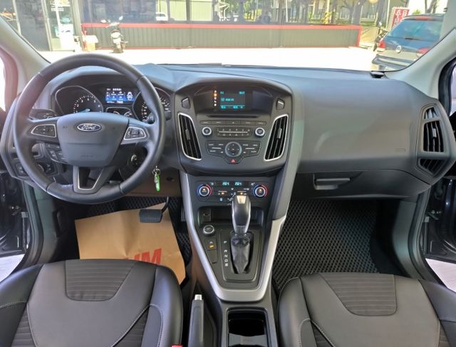 一手車EcoBoost 180 ! ABS、6安、循跡防滑、多功能方向盤、原廠保養只跑8萬多公里 !  第7張相片