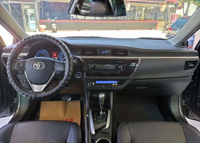 一手車豪華版 ! ikey、恆溫、循跡防滑、多功能方向盤、里程少車況佳 !  第7張相片