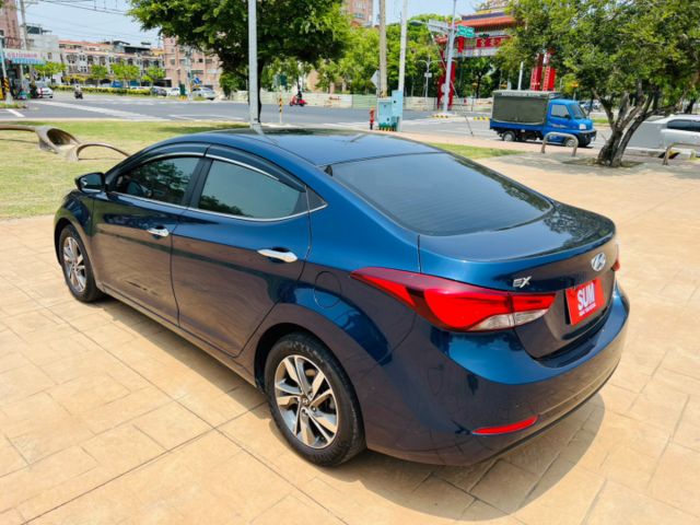 頂級頂配✅EX版✅I-KEY✅雙區恆溫✅天窗✅抬頭顯示器✅導航✅倒車影像✅全車原廠鈑件✅里程保證✅YES認證+全省保固  第5張相片