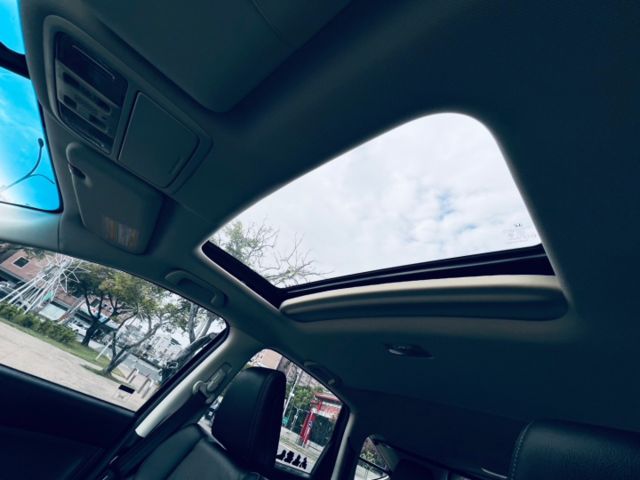 休旅車銷售冠軍✅影音主機✅導航✅倒車影像✅數位電視✅雙區恆溫✅定速✅天窗✅換檔撥片✅里程保證✅YES認證+全省保固  第10張相片