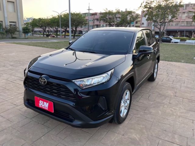 休旅車銷售冠軍✅定速✅車距維持輔助✅車輛偏離輔助✅恆溫✅影音主機✅電子手煞車✅全車原鈑件✅里程保證✅YES認證+全省保固  第3張相片